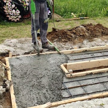 Встановлення пам’ятників на кладовищі