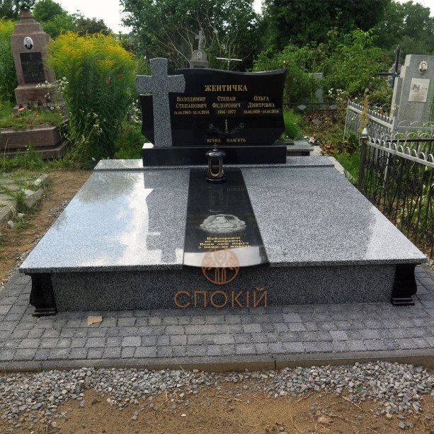 Потрійний пам'ятник Т09