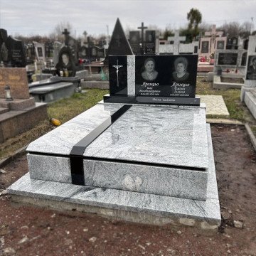 Коли можна ставити пам'ятник після похорону