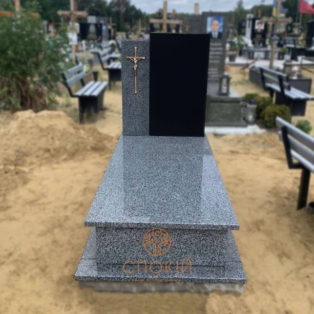 Одинарний пам'ятник Вис 200